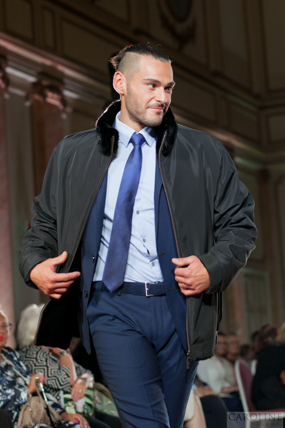 Bomber with fur collar — catwalk