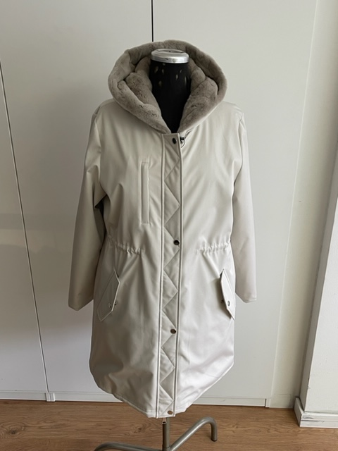 Reversible parka lined in silverblue mink