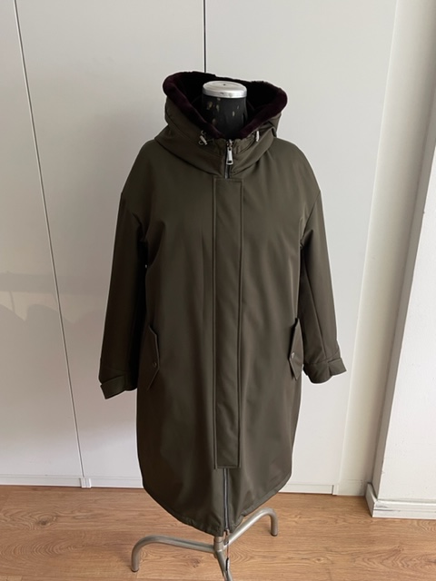 Reversible parka in khaki and burgundy